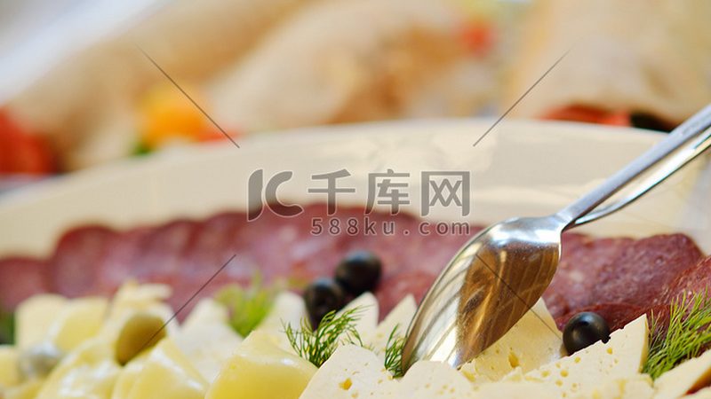 零食行业十大品牌对比：揭秘优缺点与选购技巧